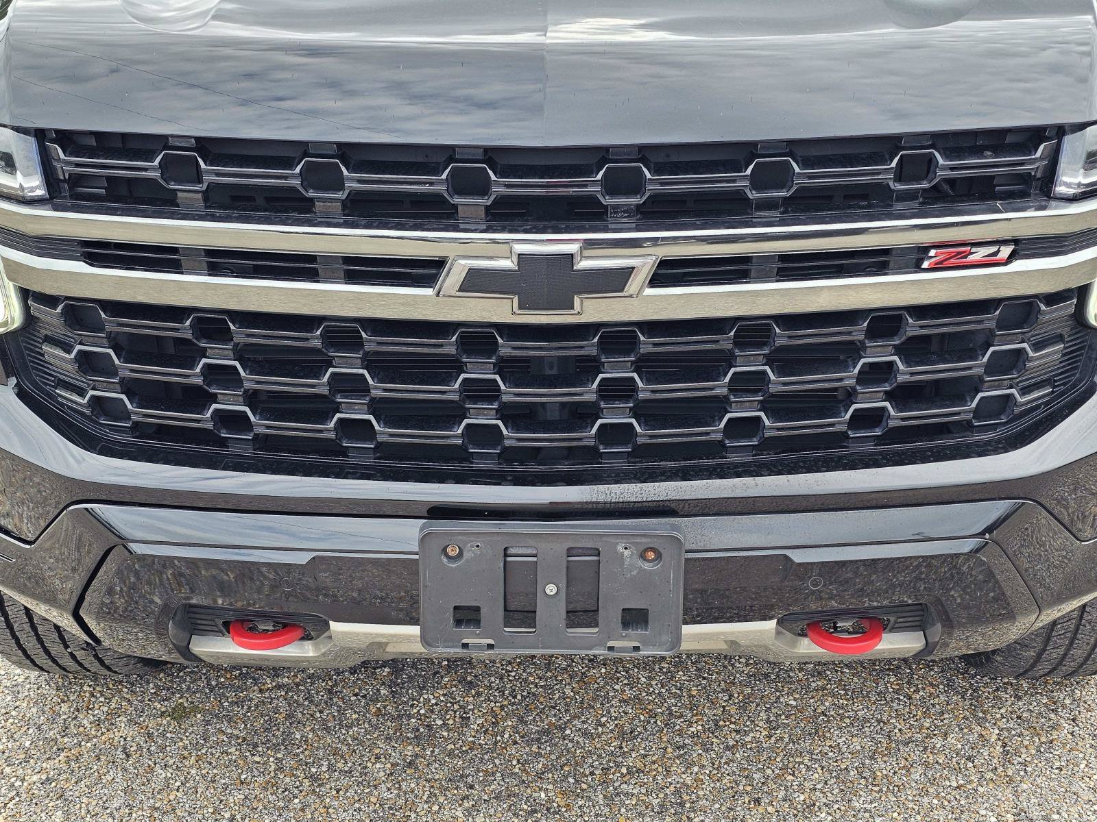 Used 2022 Black Chevrolet Z71 image 3