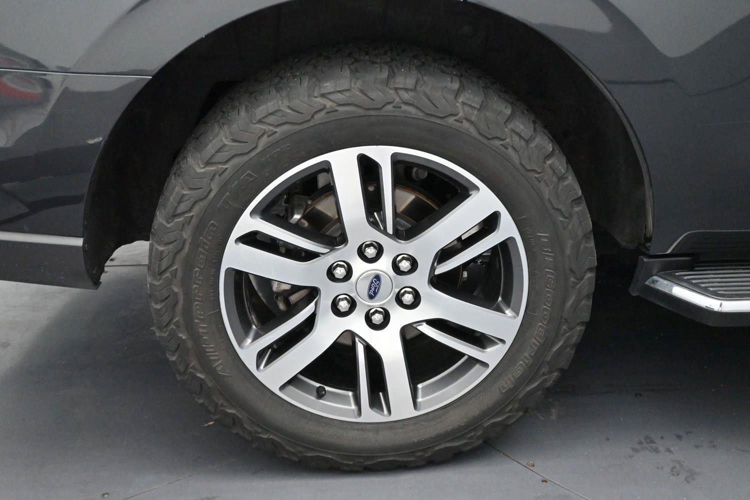 Used 2022 Dark Matter Gray Ford Limited image 41