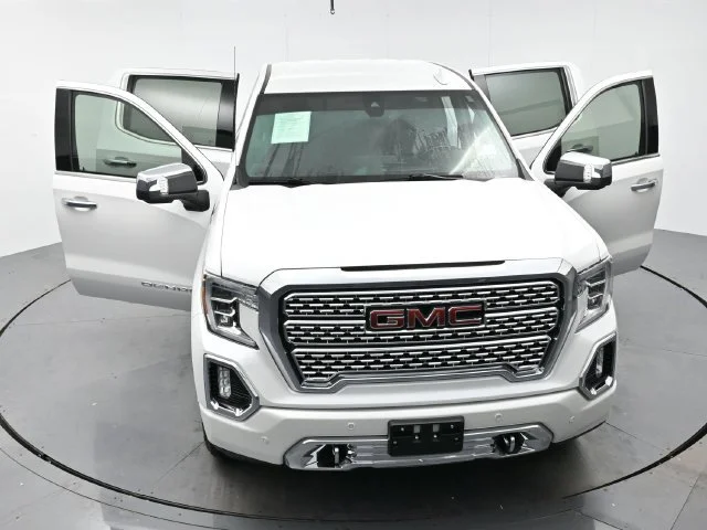 Used 2019 WHITE FROST TRICOAT GMC Denali image 43