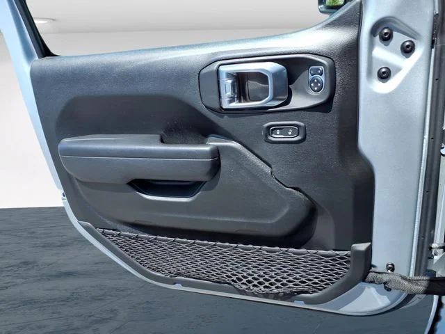 Used 2022 Silver Jeep Willys image 30