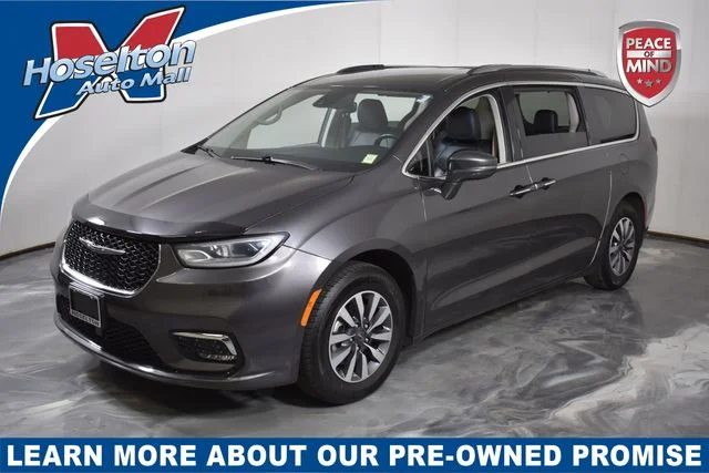 2021 Chrysler Pacifica Touring L's photo