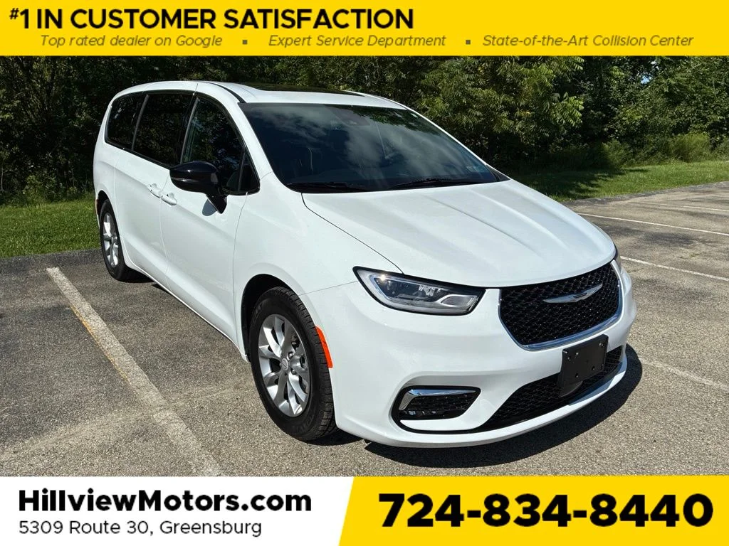 Used 2026 Bright White Clearcoat Chrysler Limited image 9