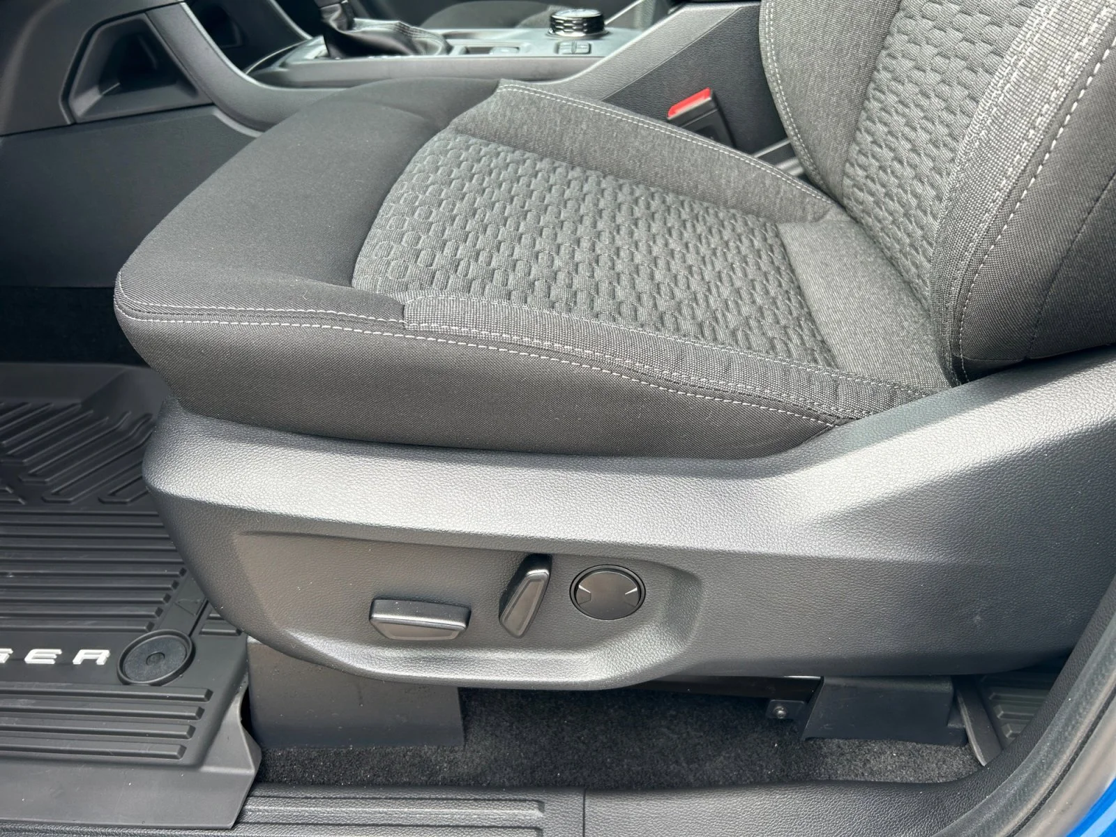 New 2026 Velocity Blue Metallic Ford XLT image 15
