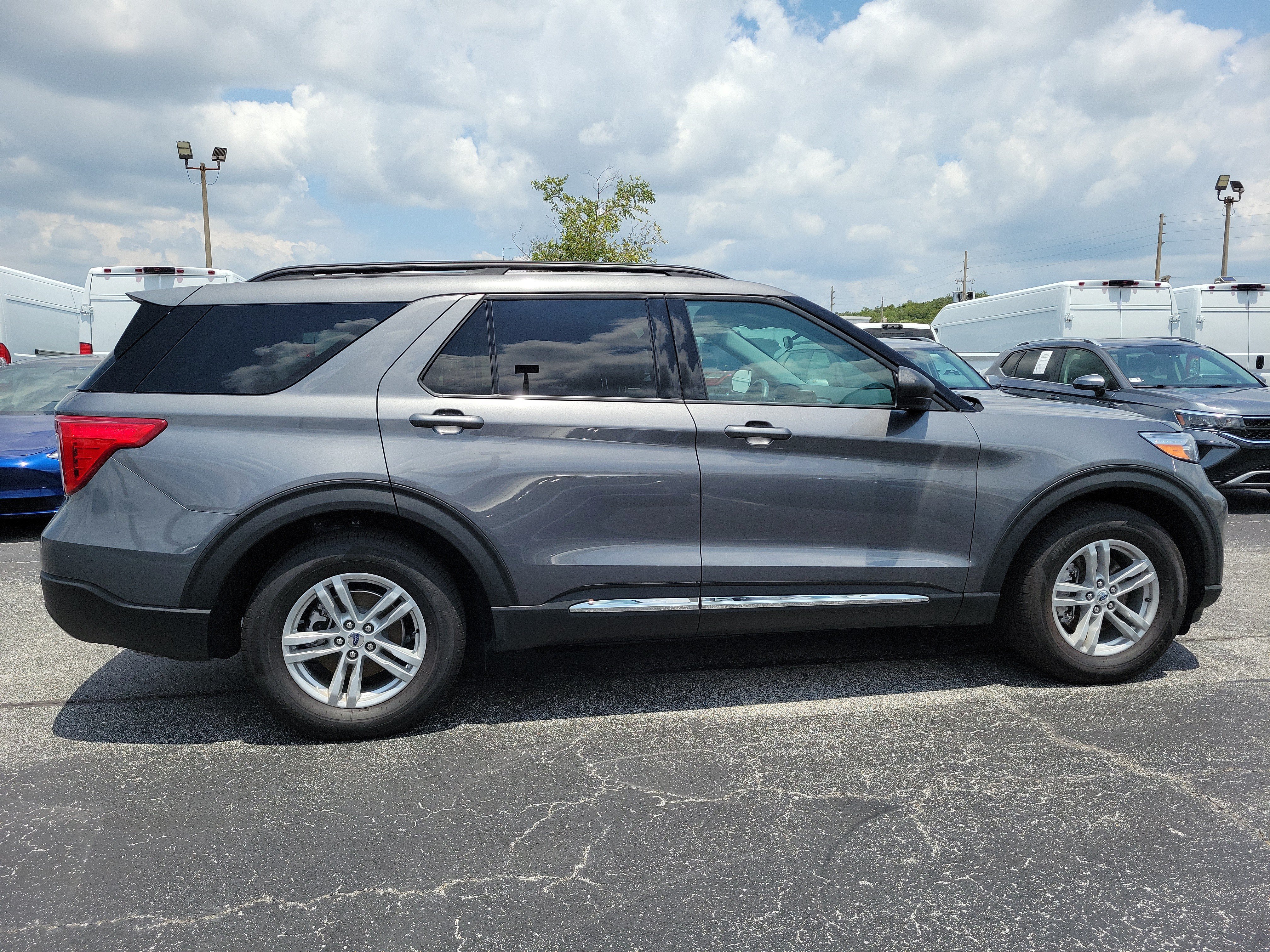 Used 2024 Gray Metallic Ford XLT image 8