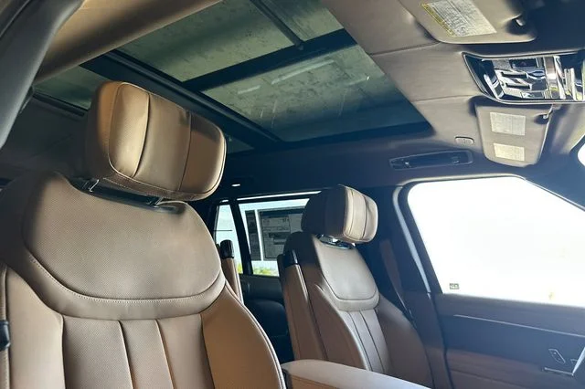New 2026 British Racing Green Land Rover Autobiography image 16
