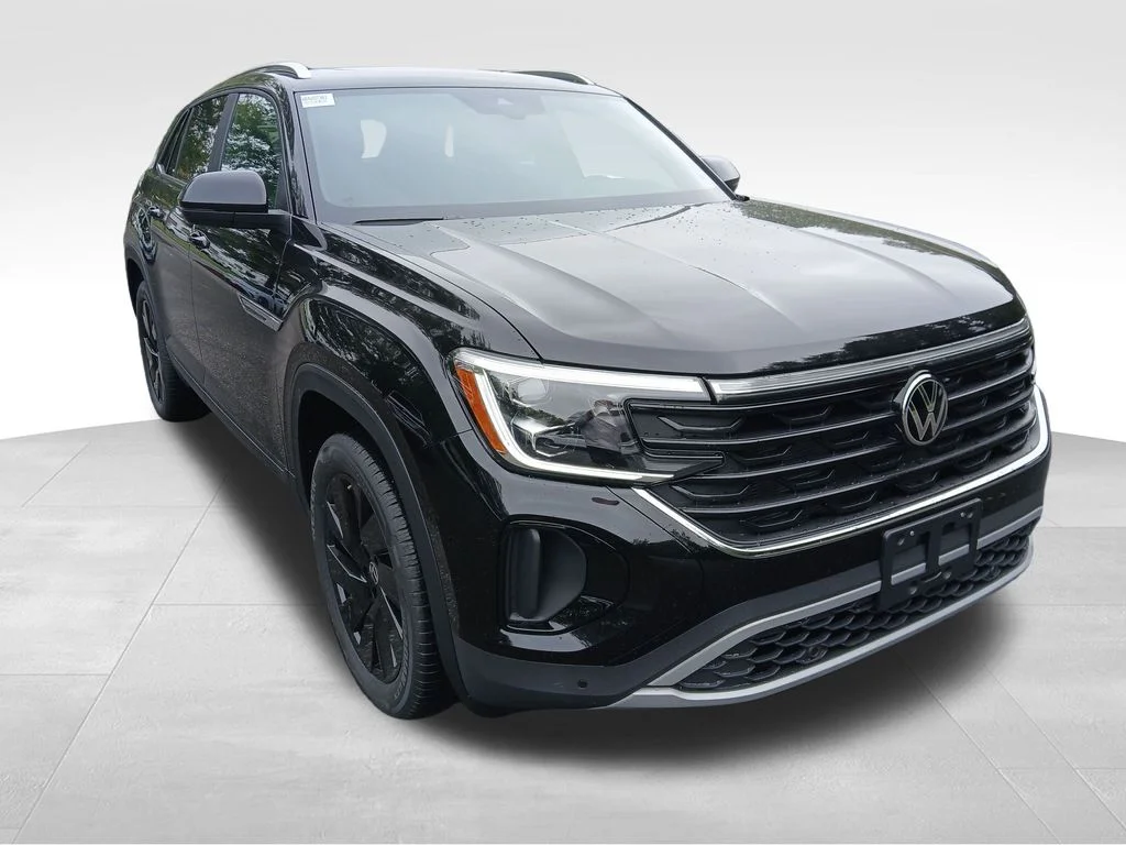 New 2026 Black Volkswagen SE w/Technology image 7