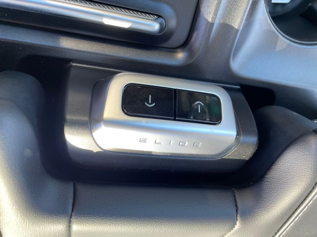 New 2026 Star White Metallic Tri-Coat Ford MAX Platinum® image 21