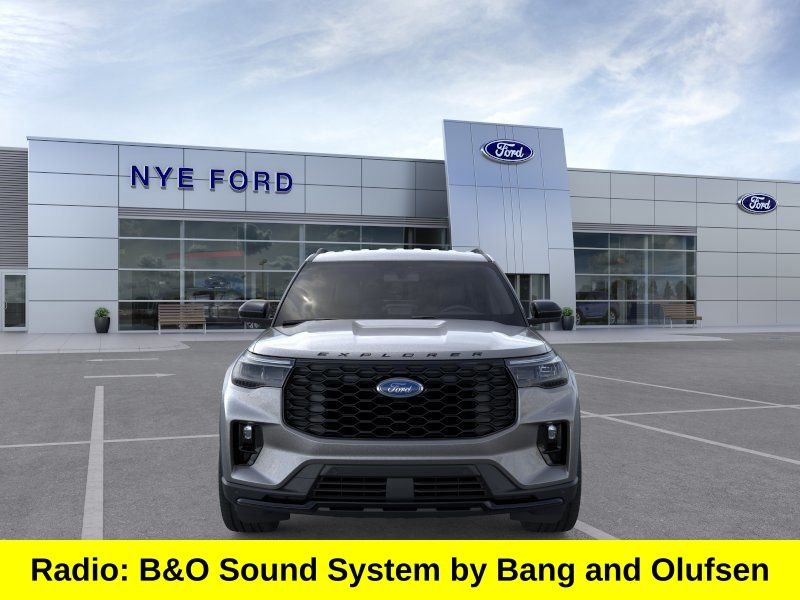 New 2026 Carbonized Gray Metallic Ford ST-Line image 8