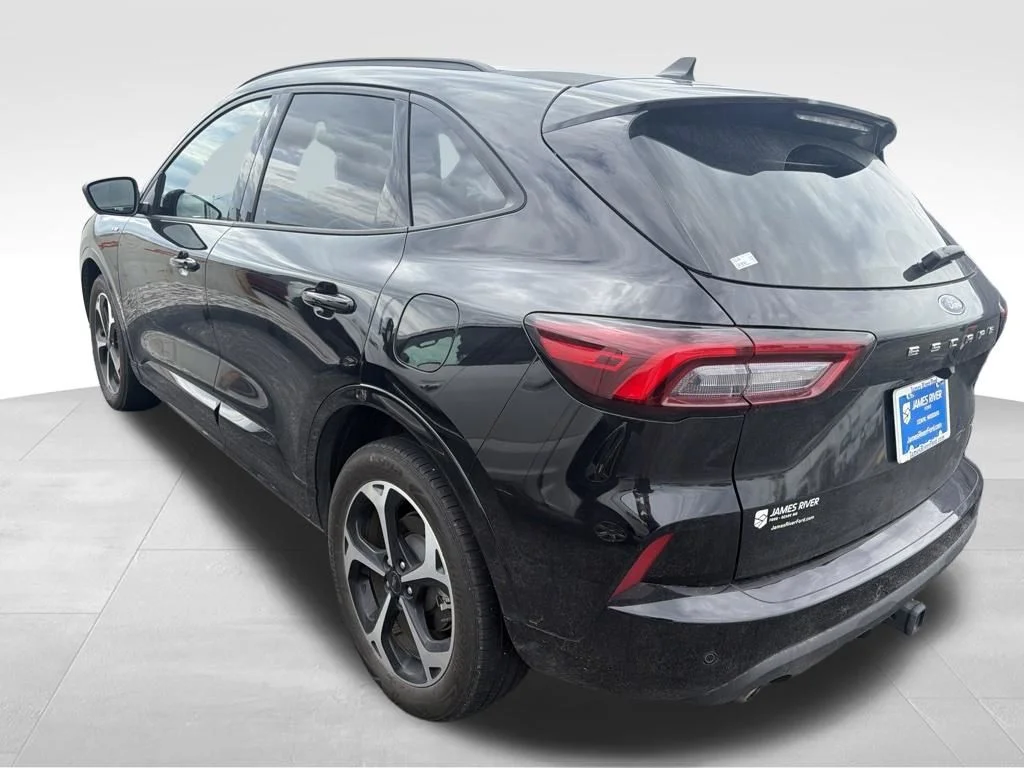 Used 2023 Black Metallic Ford ST-Line Select image 30