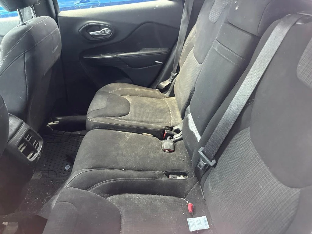 Used 2017 Black Jeep Latitude image 13