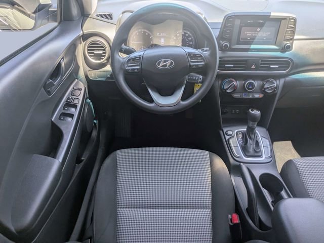 Used 2019 White Hyundai SE image 15