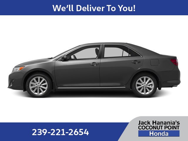 Used 2013 Silver Toyota XLE image 3