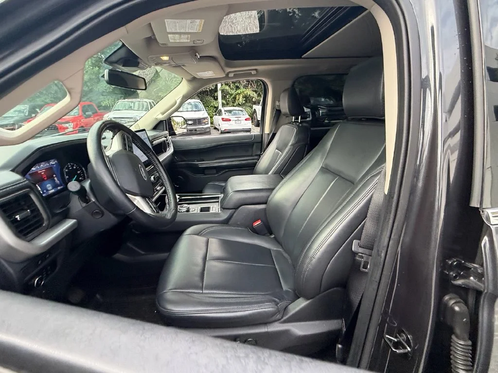 Used 2023 Gray Ford XLT image 9
