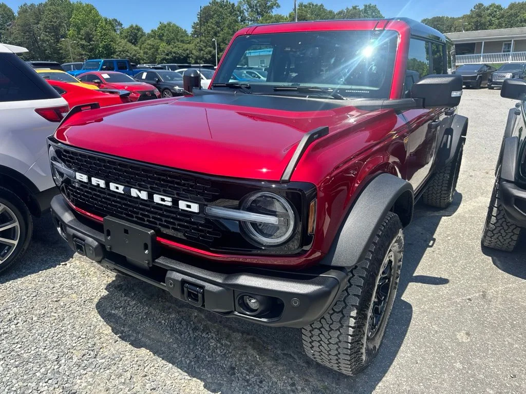 Used 2025 Red Ford Badlands image 1