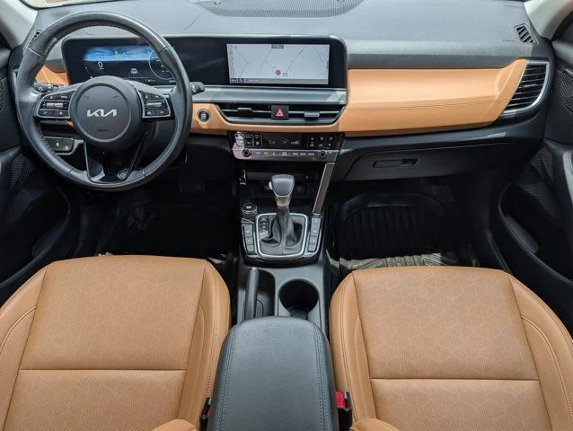 Used 2024 Snow White Pearl Kia EX image 5