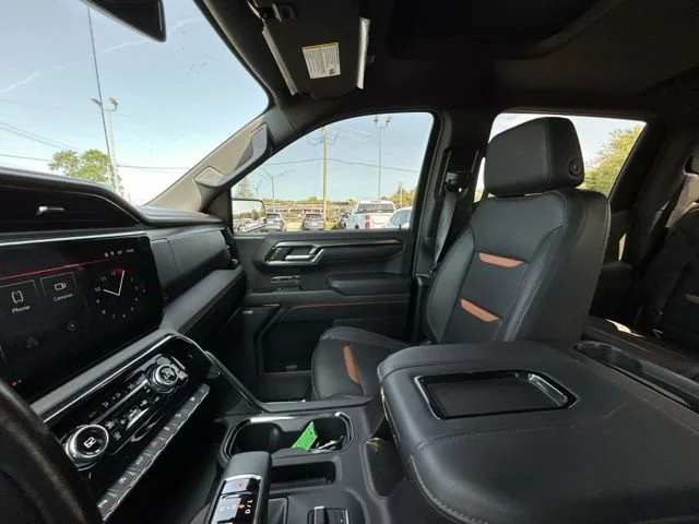 Used 2022 White GMC AT4 image 48