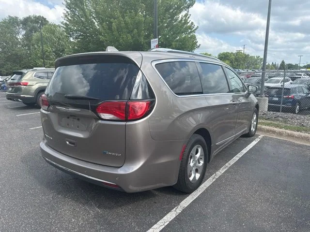 Used 2018 Chrysler Pacifica Hybrid Touring L with VIN 2C4RC1L70JR163641 for sale in White Bear Lake, Minnesota