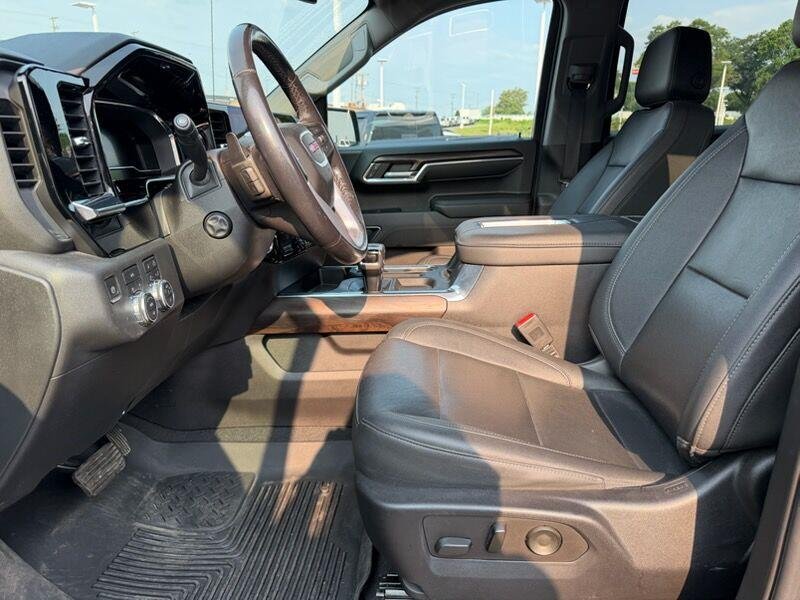Used 2022 Titanium Rush Metallic GMC SLT image 8
