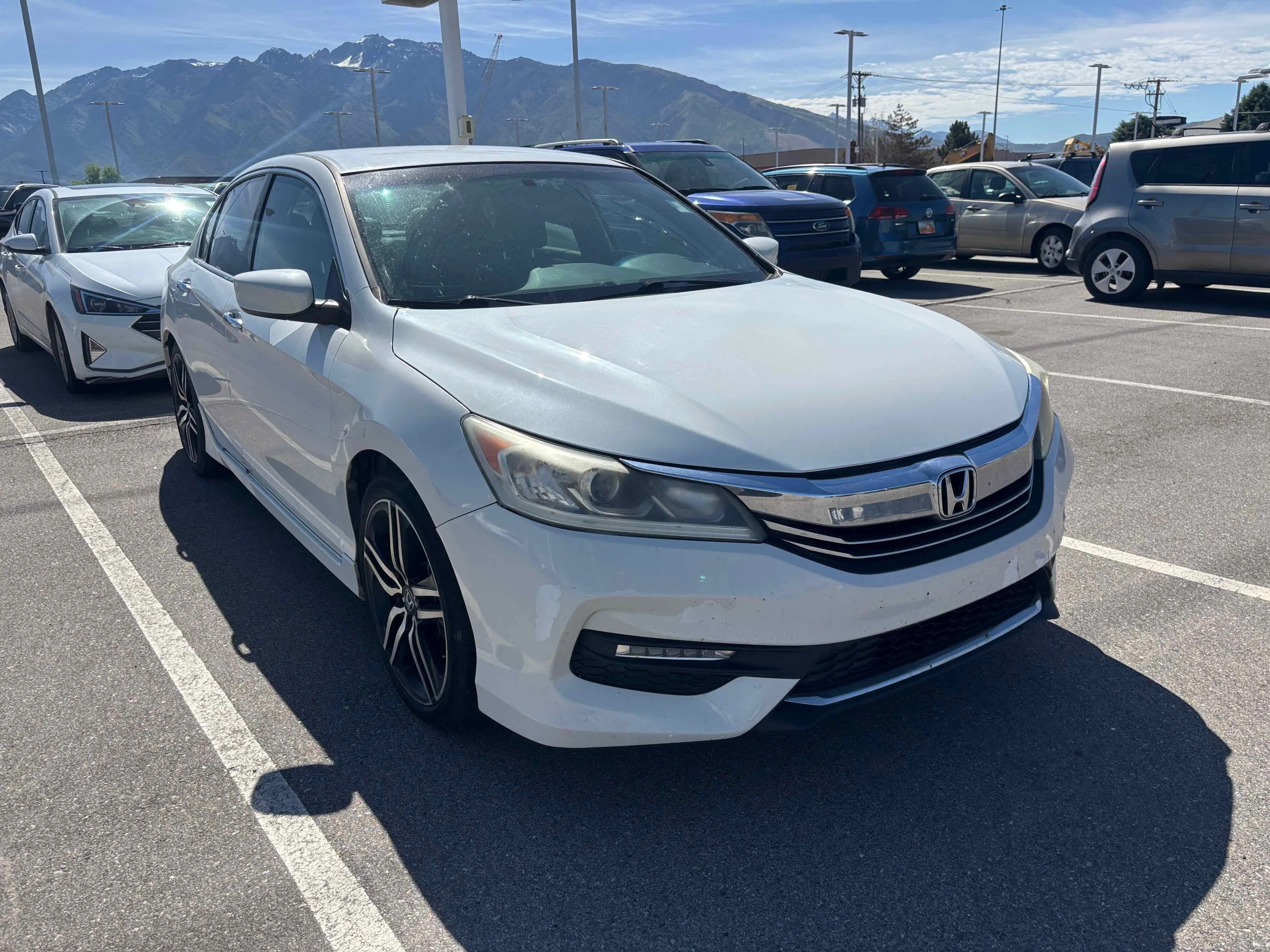 Used 2017  Honda Sport image 3