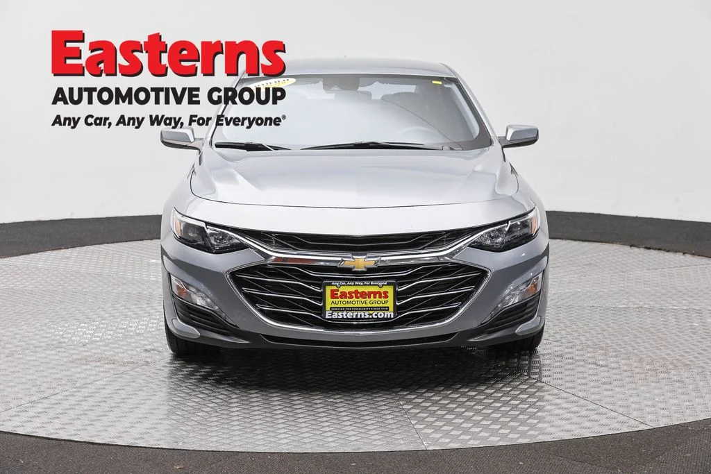 Used 2023 Gray Chevrolet LT image 2