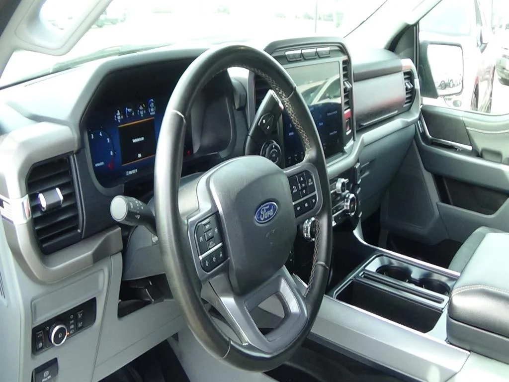 Certified Used 2024 Agate Black Um Ford XLT image 14
