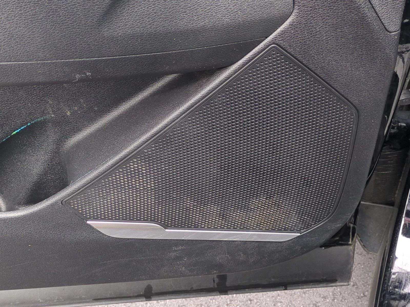 Used 2023 Ebony Black Kia EX image 17