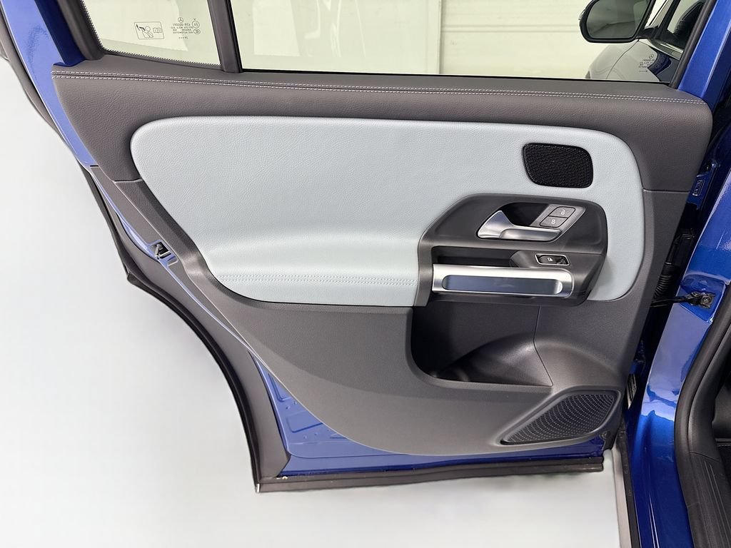 New 2026 Starling Blue Metallic Mercedes-Benz GLB 250 image 25