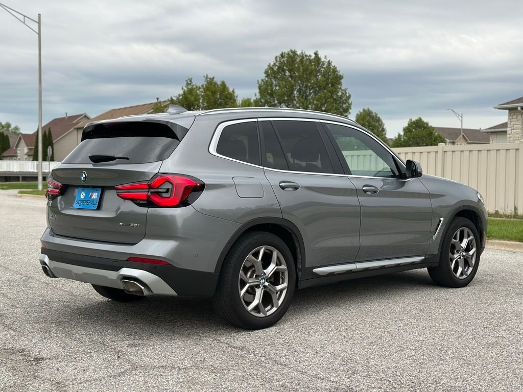 Used 2024 Skyscraper Grey Metallic BMW xDrive30i image 9