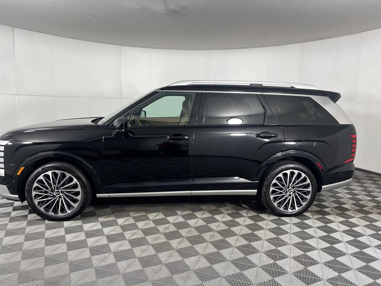 Used 2026 Abyss Black Pearl Hyundai Calligraphy image 5