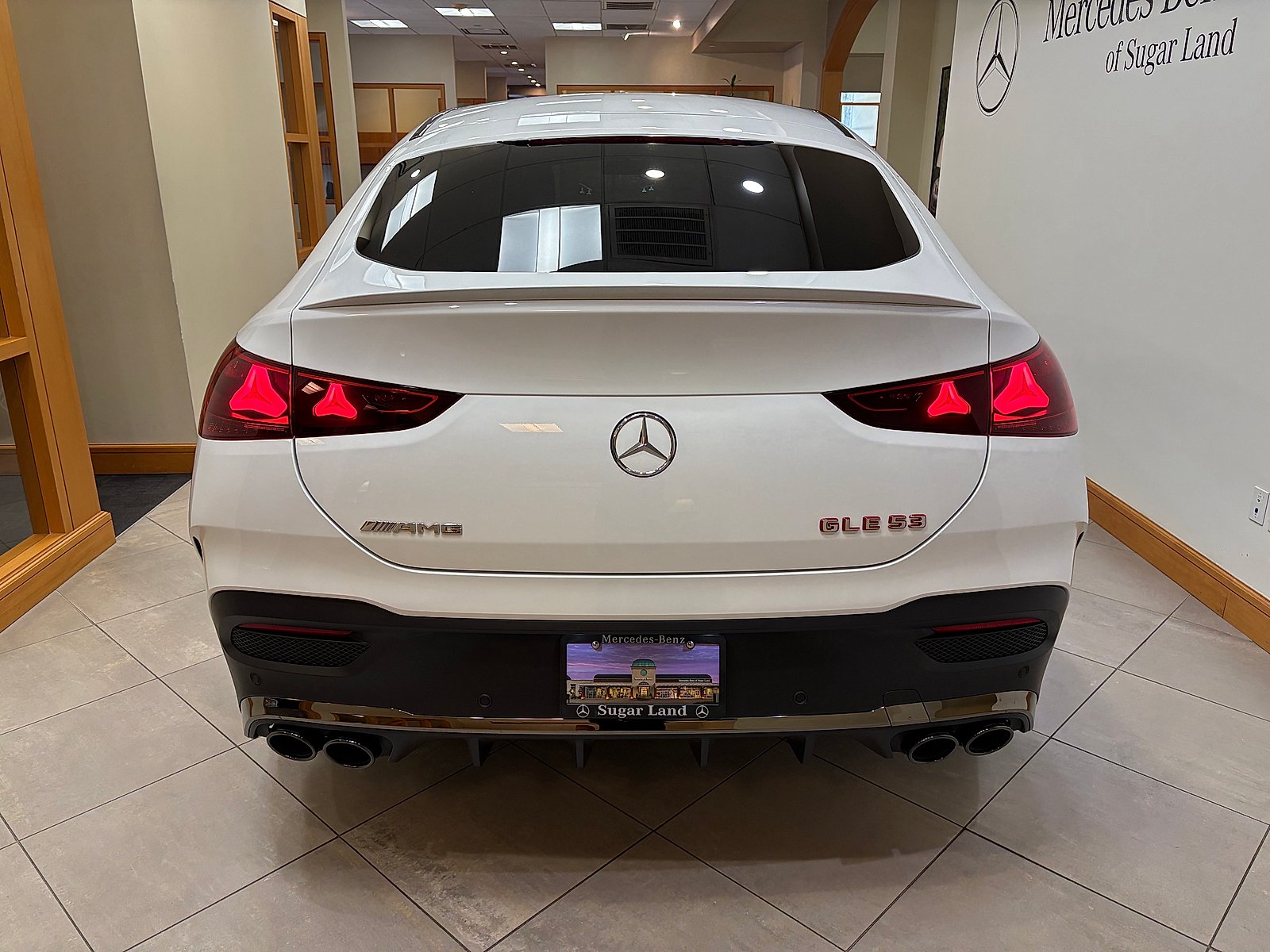 New 2027 MANUFAKTUR Moonlight White Metallic Mercedes-Benz AMG® GLE 53e image 4