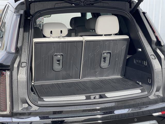 2026 Cadillac VISTIQ Sport - Photo 19
