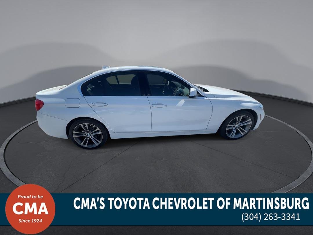 Used 2018  BMW  image 9
