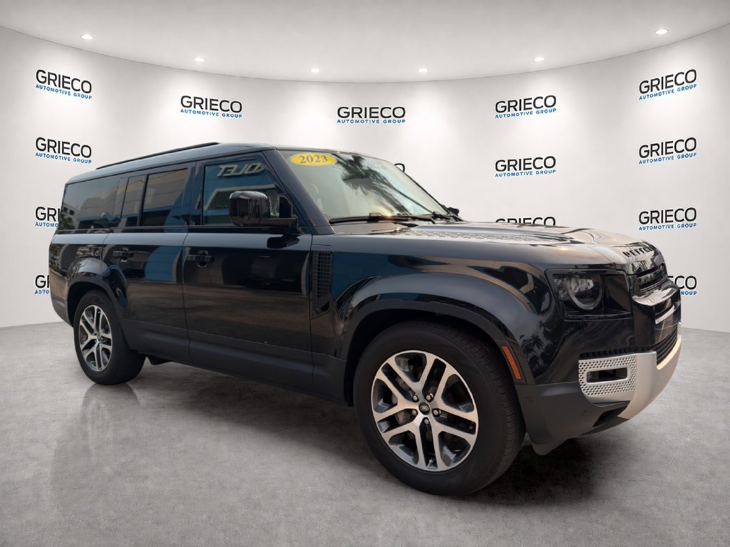 Used 2023 Black Land Rover SE image 1