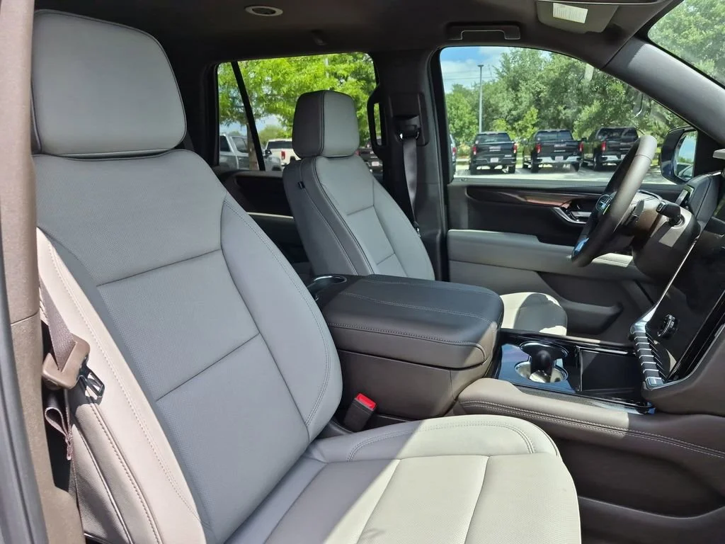 New 2026 Sterling Metallic GMC Elevation image 36