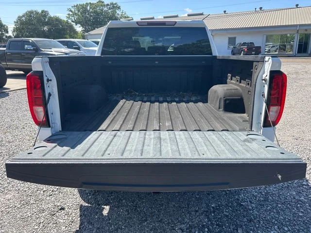 Used 2019 Summit White GMC Base image 21