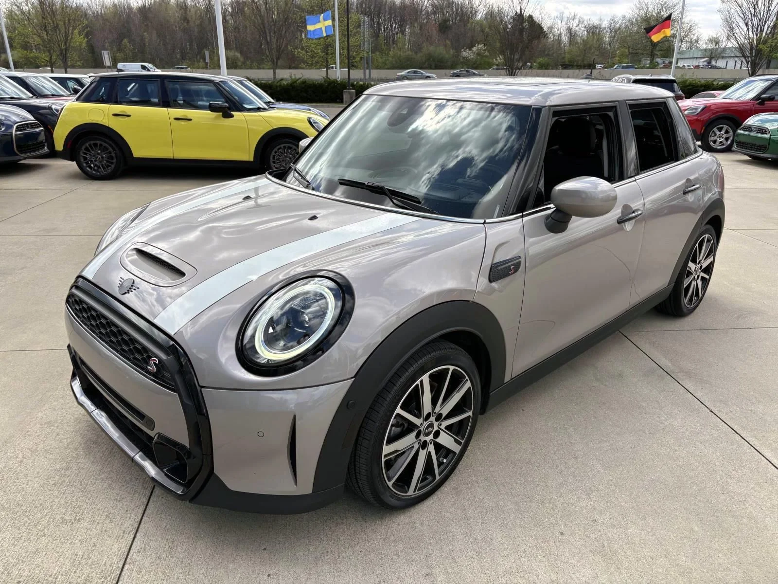 2024 MINI Hardtop 4 Door