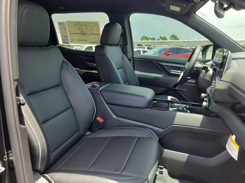 New 2026 Black Chevrolet LT - Standard Range image 26