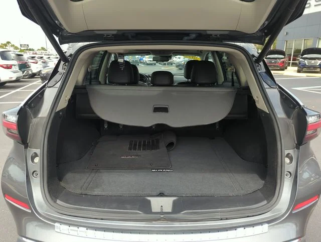 Used 2022 Gray Nissan SL image 19