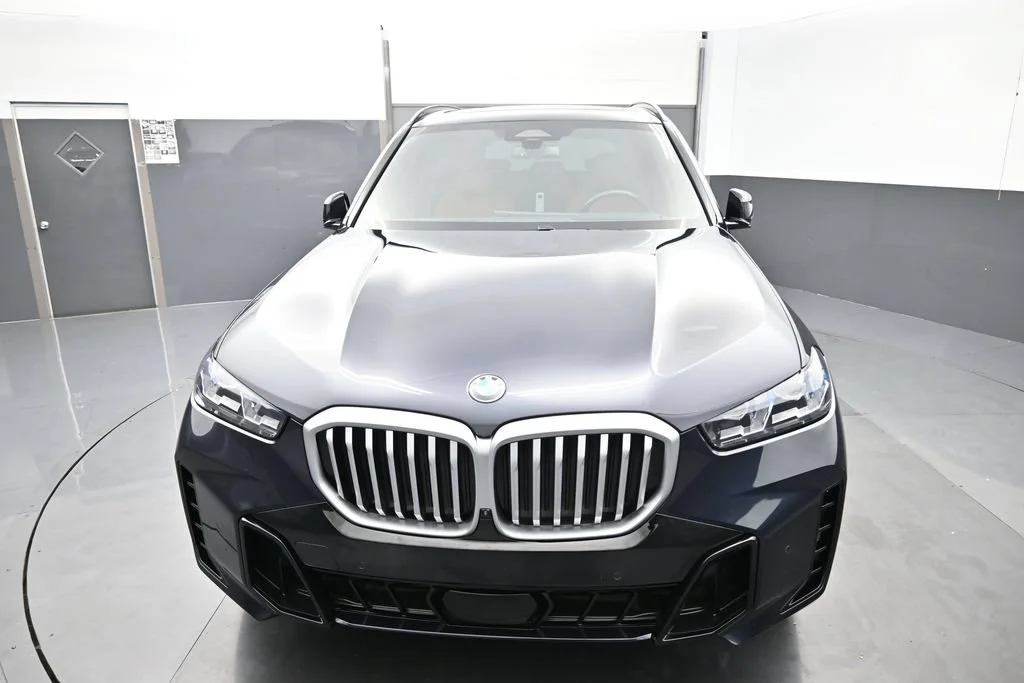 Used 2025 Black BMW xDrive40i image 1
