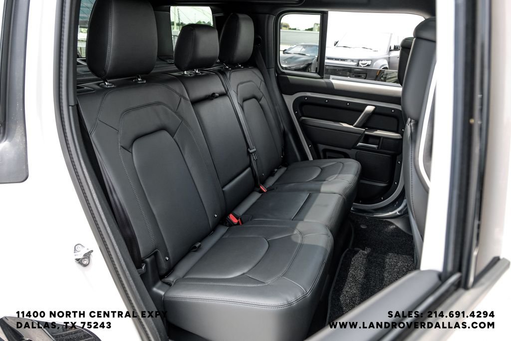 New 2026 Borasco Grey Metallic Land Rover X-Dynamic SE image 37