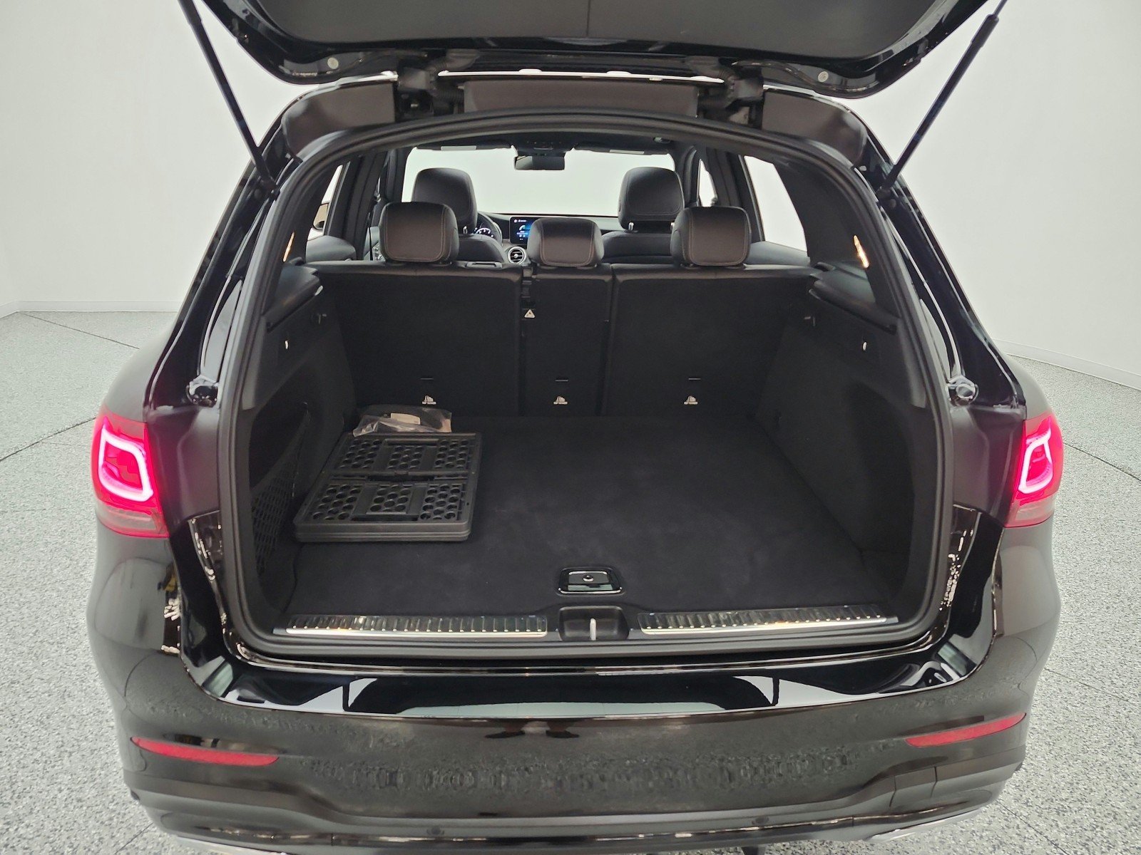 Used 2022 Black Mercedes-Benz GLC 300 SUV image 21