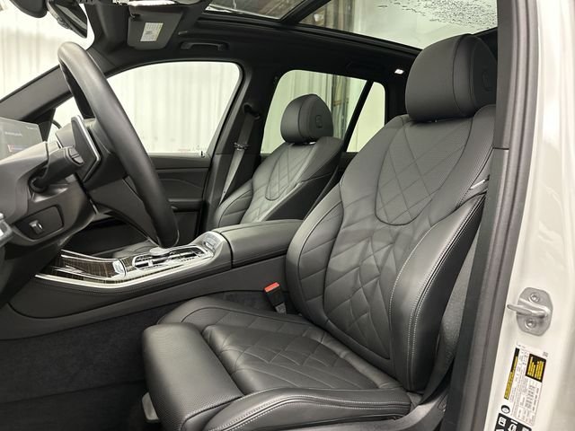 Used 2026 White BMW xDrive40i image 15