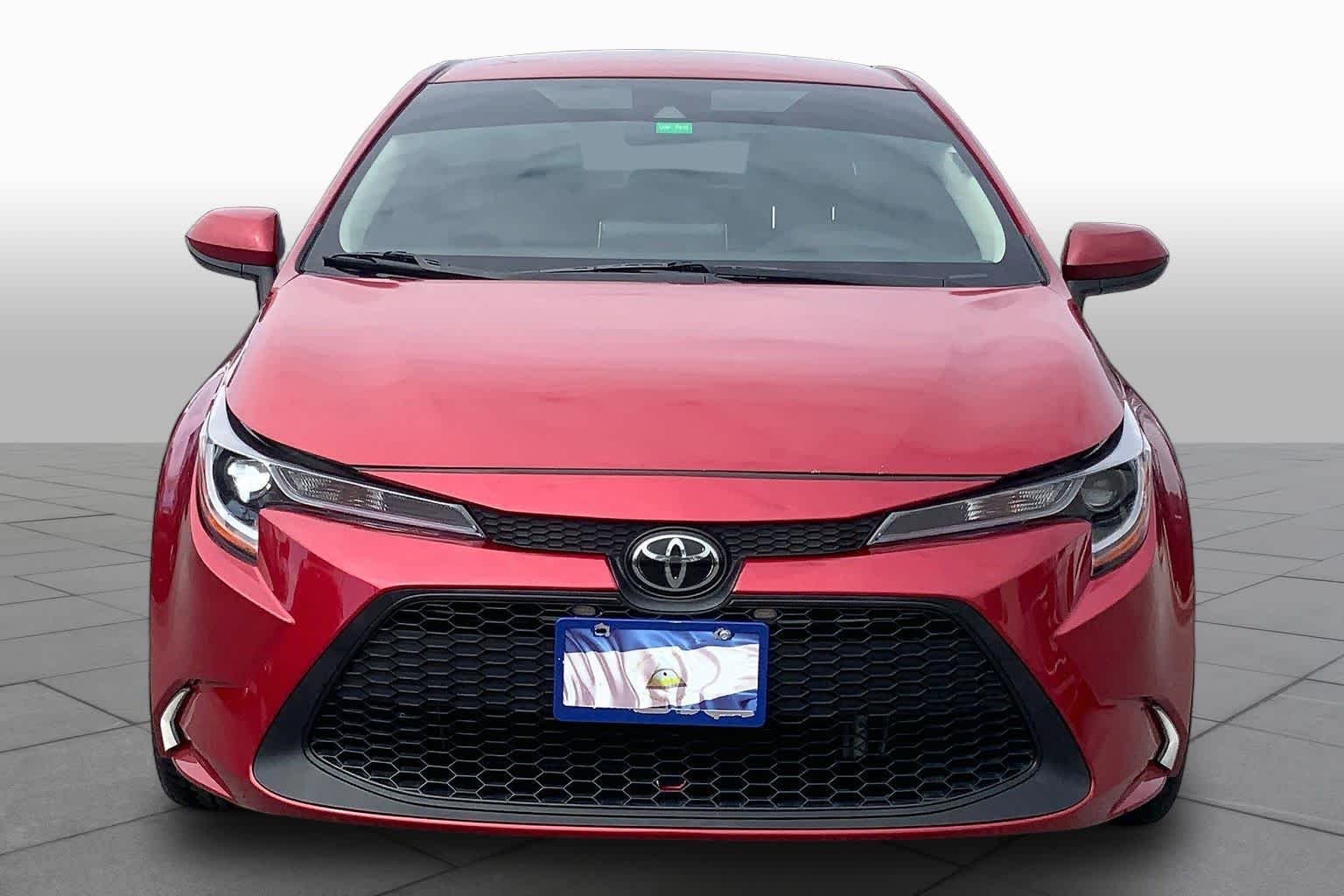 Used 2020 Barcelona Red Metallic Toyota LE image 3