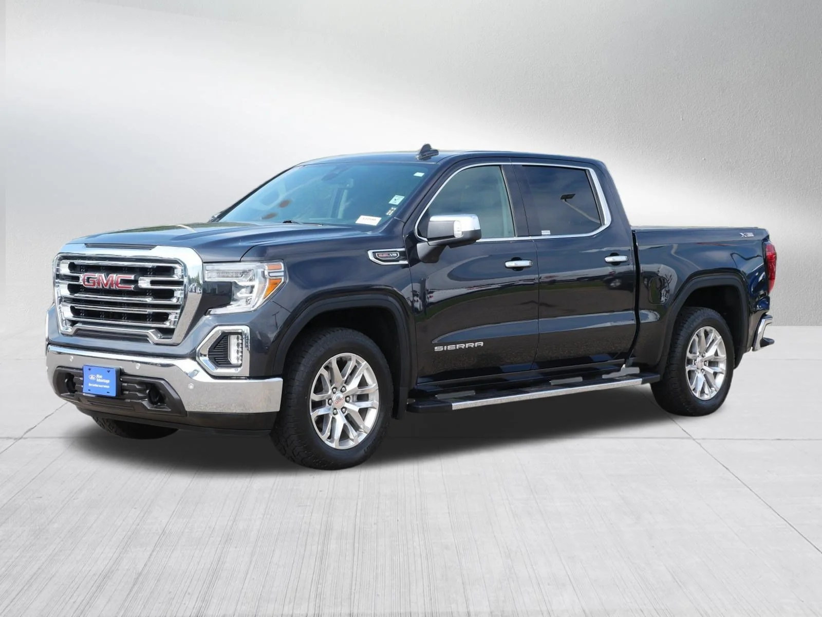 Certified Used 2020 Carbon Black Metallic GMC SLT image 3
