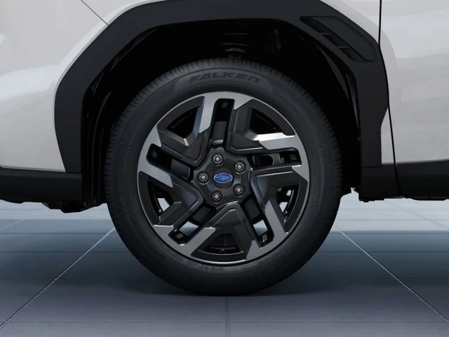New 2026 CRYSTAL WHITE PEARL Subaru Limited image 9