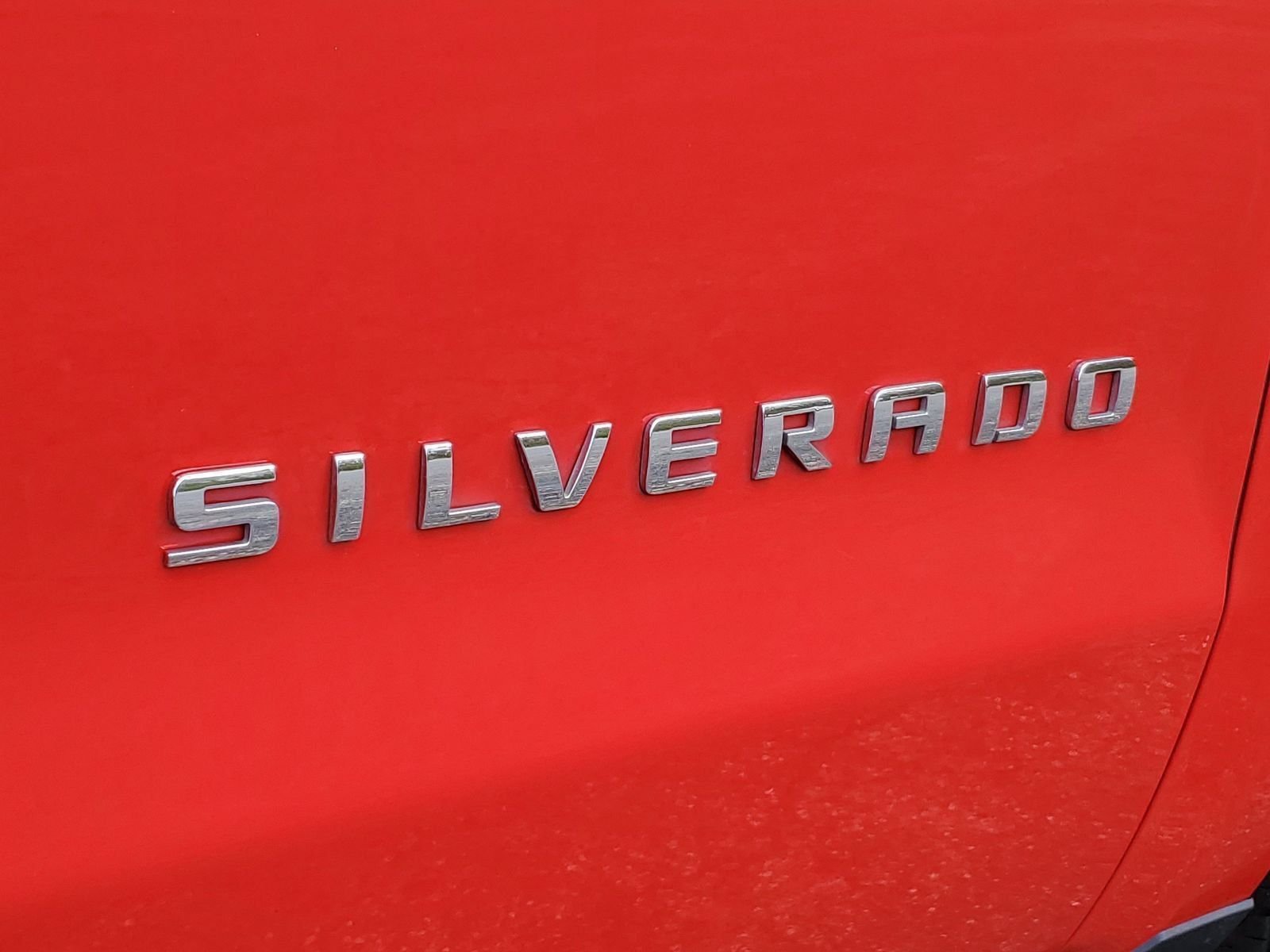 Used 2018 Red Chevrolet Custom image 6