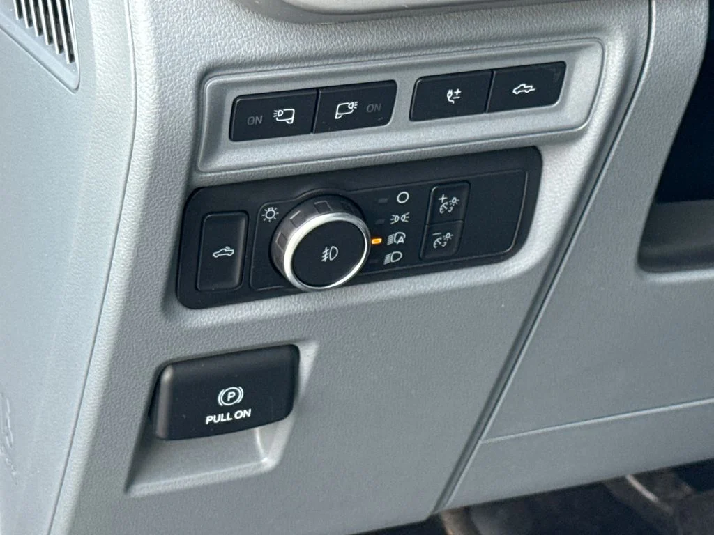 Used 2022 Gray Ford XLT image 14