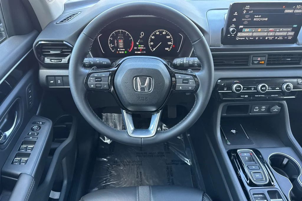 Used 2025  Honda Touring image 14