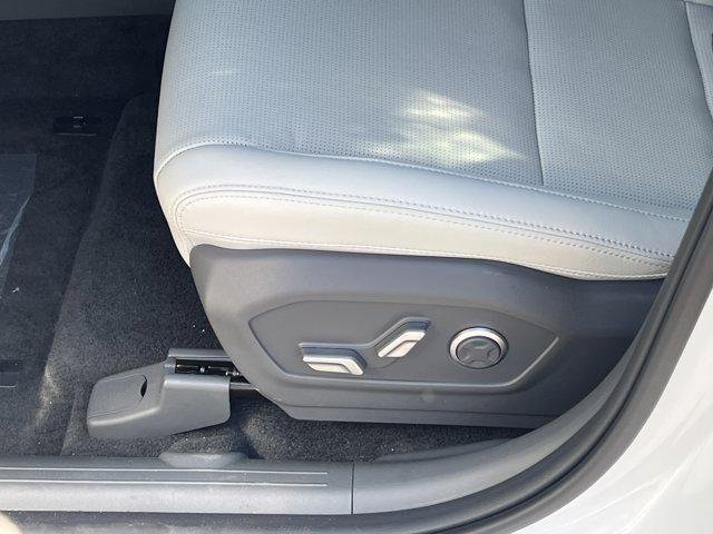 New 2026 Serenity White Hyundai Limited 6P image 10
