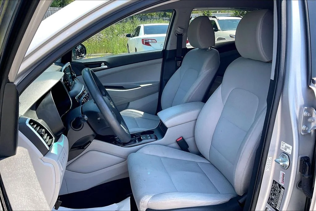 Used 2020 Silver Hyundai Value image 24